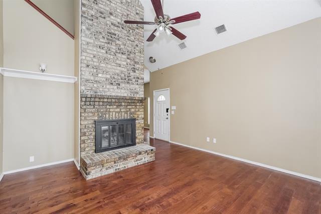 Building Photo - 837 Foxridge Dr