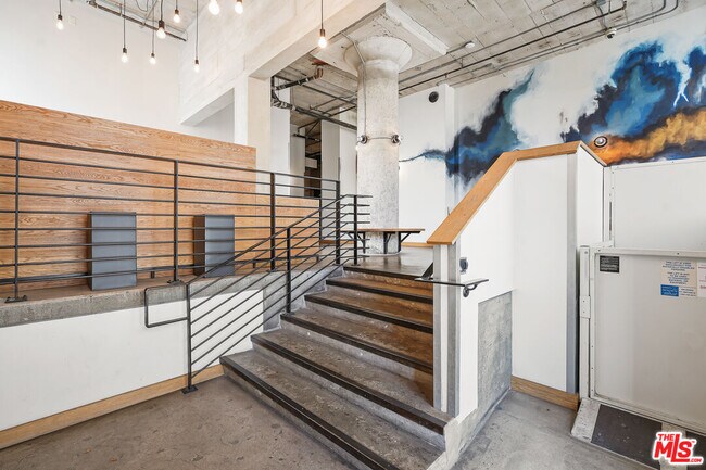 Building Photo - 1100 S Grand Ave