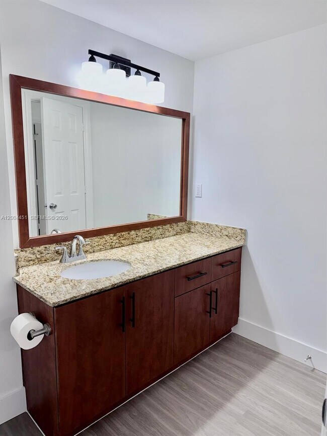 Building Photo - 131 SW 117th Ave