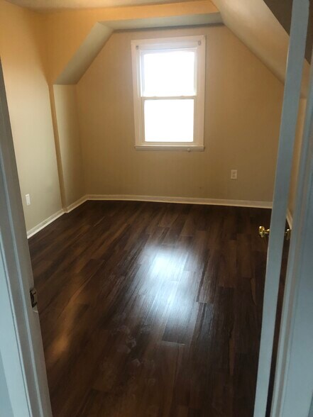 Building Photo - 163 Union Ave