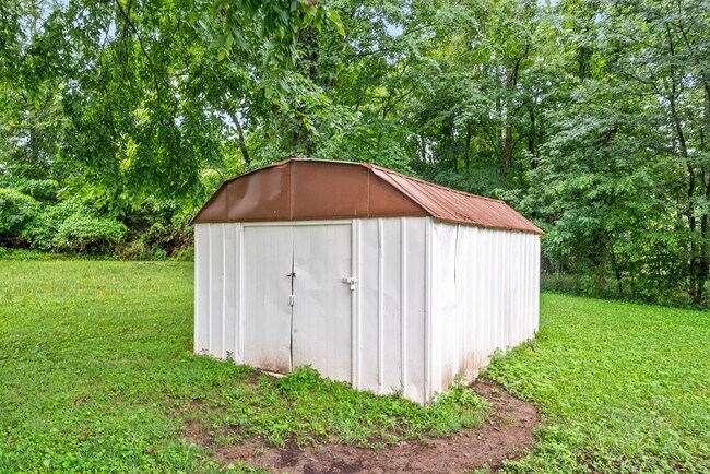 Building Photo - 135 E St