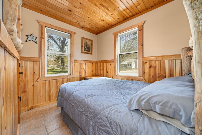 Building Photo - 3341 E 2059th Rd