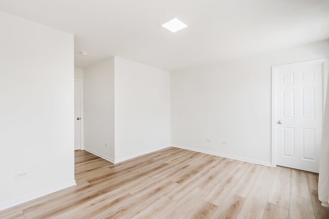 Building Photo - 4446 Monroe Ct