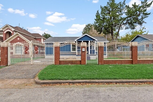 Primary Photo - 3914 Cetti St