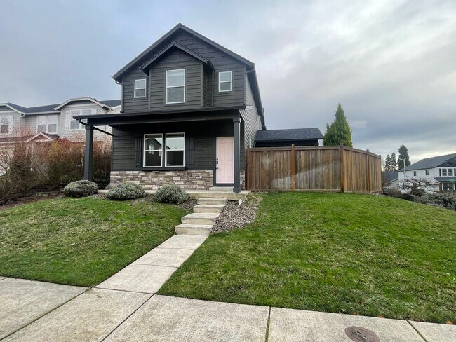 Building Photo - Beautiful 3 Bedroom on Large Corner Lot!