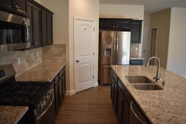 Building Photo - 2430 Quesada Dr