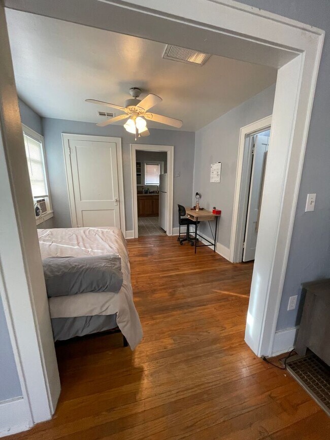 Building Photo - Cozy 1 bed 1 Bath Close to OU Campus