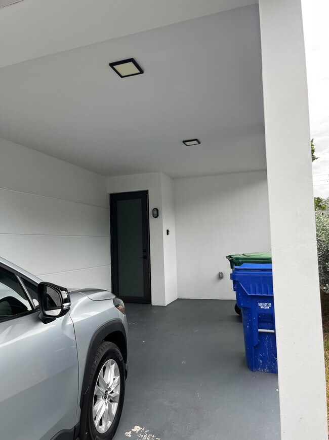 Building Photo - 921 NW 55th St