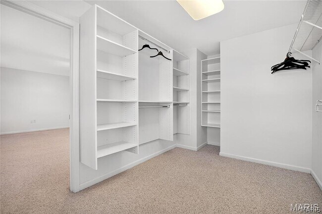 Building Photo - 811 Wheaton Way