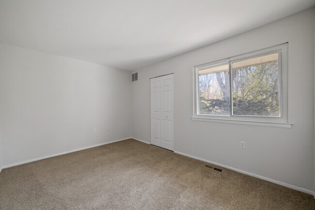 Building Photo - 706 Timber Creek Rd