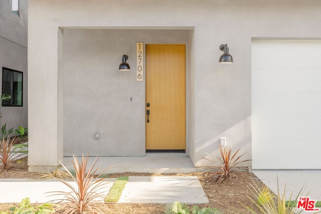 Building Photo - 12706 Pacific Ave