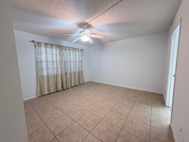 Building Photo - 1300 SW 125th Ave