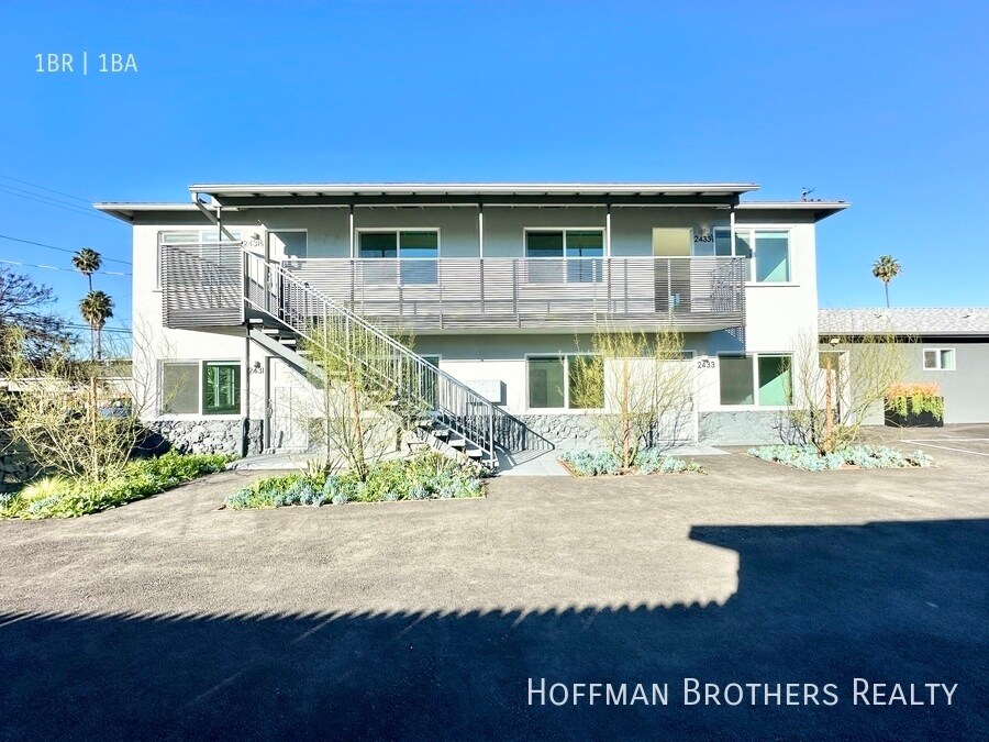 Building Photo - 2433 W Ave 33