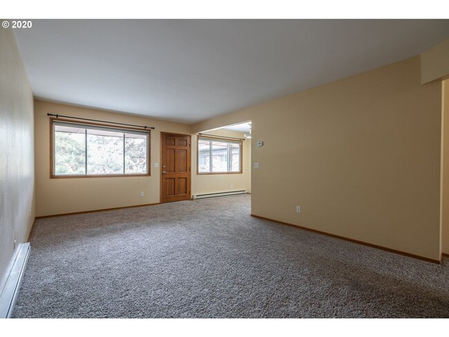 Building Photo - Great Condo in NE Portland - Irvington!