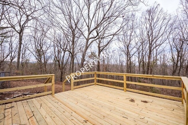 Building Photo - 340 Alpine Dr