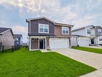 Building Photo - 610 NE Hunter Dr