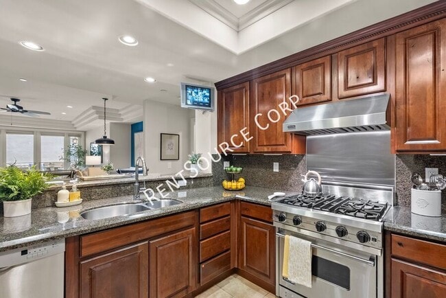 Building Photo - 12044 Hoffman St