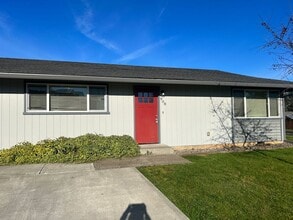 Building Photo - COMING SOON - LaCenter spacious cutie.. ...