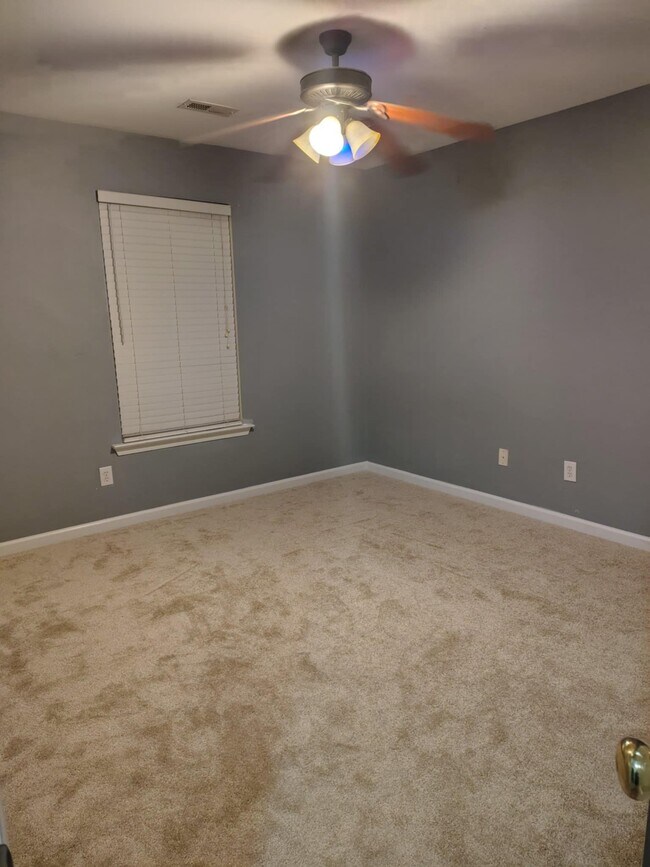 Building Photo - 103 Plamondon Dr