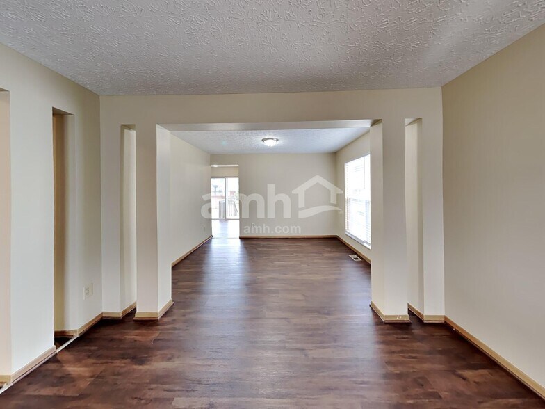 Building Photo - 5888 Gazelle Dr