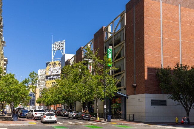 Building Photo - 530 K St