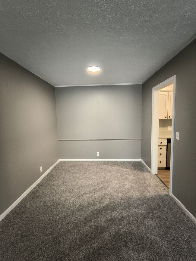 Building Photo - HUGE 2 Bedroom and Bathroom Apartment in East CB!