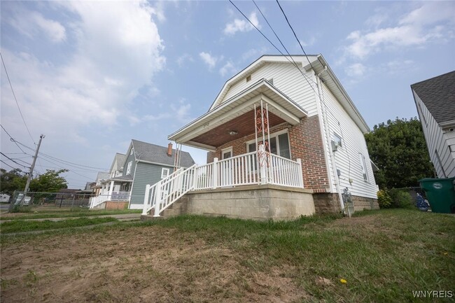 Building Photo - 2732 South Ave