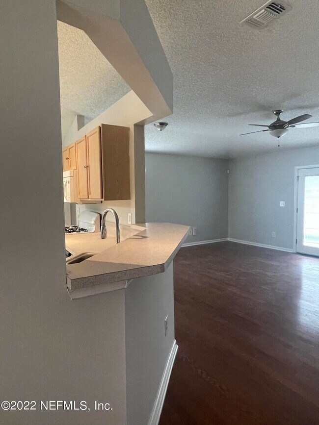 Building Photo - 3348 Volley Dr
