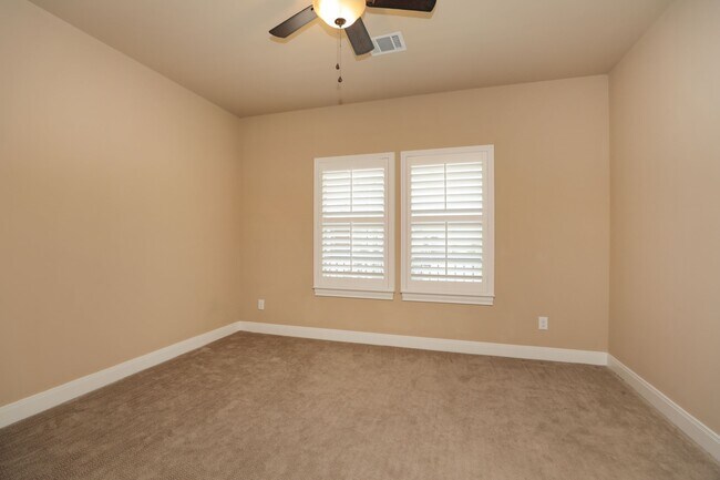 Building Photo - 11002 Upland Forest Dr