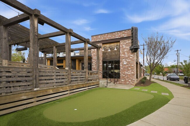 Building Photo - Sylvan Park Charm