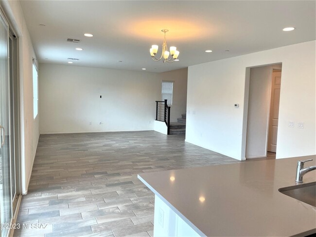 Building Photo - 9450 N Andrina Dr