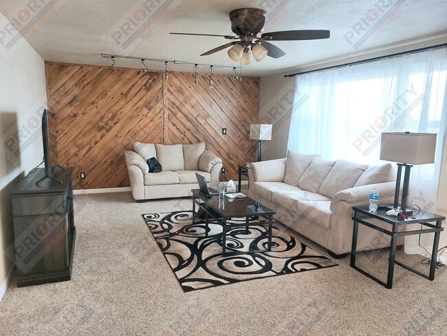 Building Photo - 505 Highridge Ct