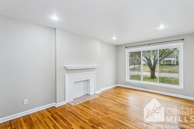 Building Photo - Large bi-level duplex in Crown Heights