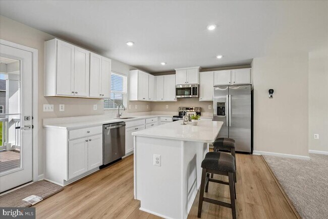 Building Photo - 6415 Farrier Wy
