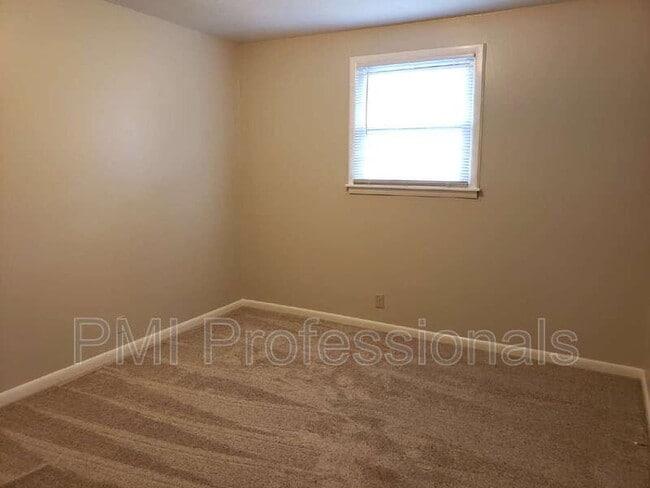 Building Photo - 110 Ingles St