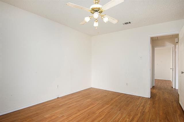 Building Photo - 6819 W Cleburne Rd