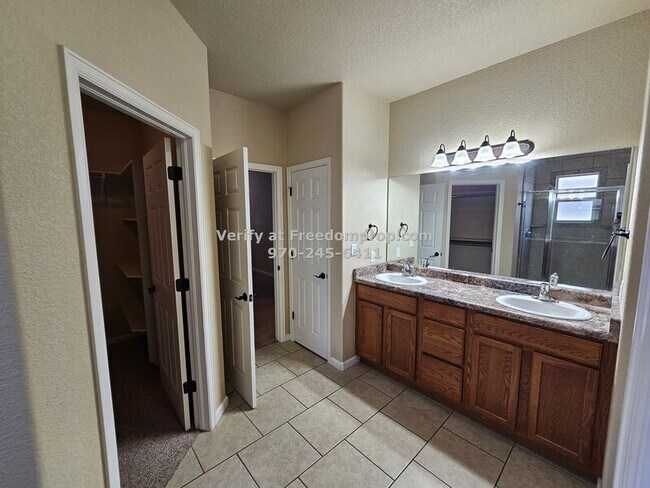 Building Photo - 2482 Wolcott Ave