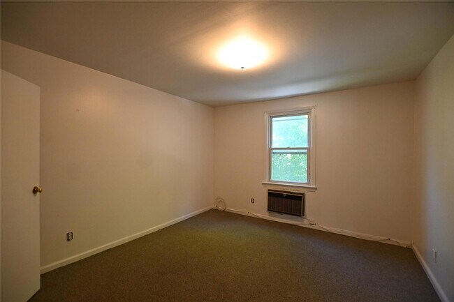 Building Photo - 1328 Rte 9W