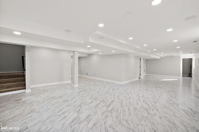 Building Photo - 46267 Terrace Dr