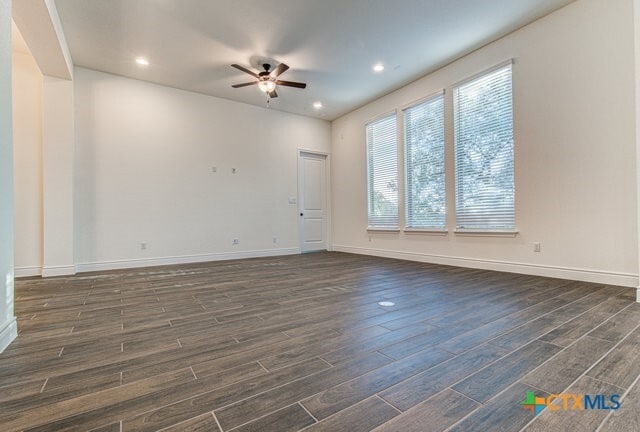 Building Photo - 593 Vale Ct