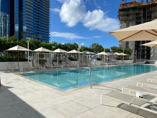 Building Photo - Koula - Luxurious studio in Kakaako