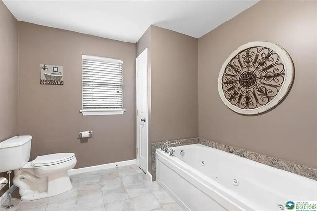 Building Photo - 2084 Johnston Dr