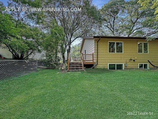 Building Photo - 3br 2ba 1cg ~ Security Deposit Free Altern...