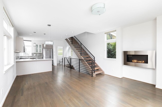 Building Photo - Contemporary 3 Bedroom Ballard Townhome in Prime Location