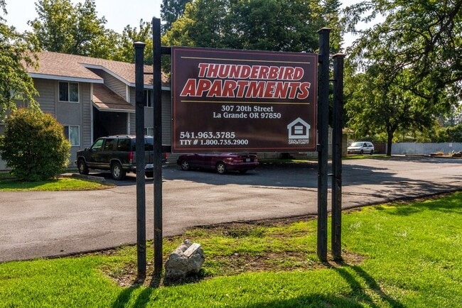 Building Photo - 307 20th St