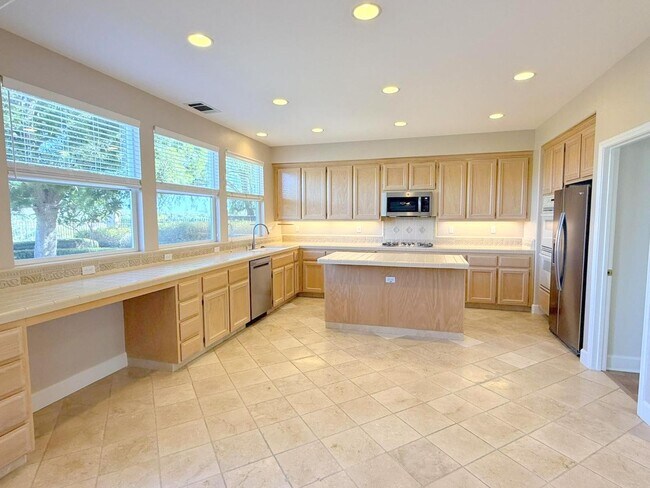 Building Photo - Former Model Home in Desirable Bridges Com...