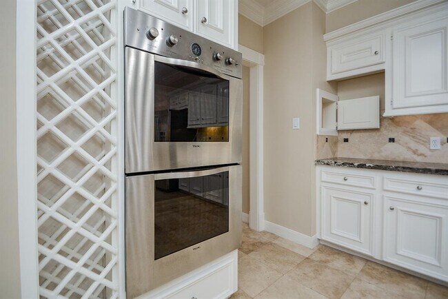 Building Photo - 17407 Widmore Pl