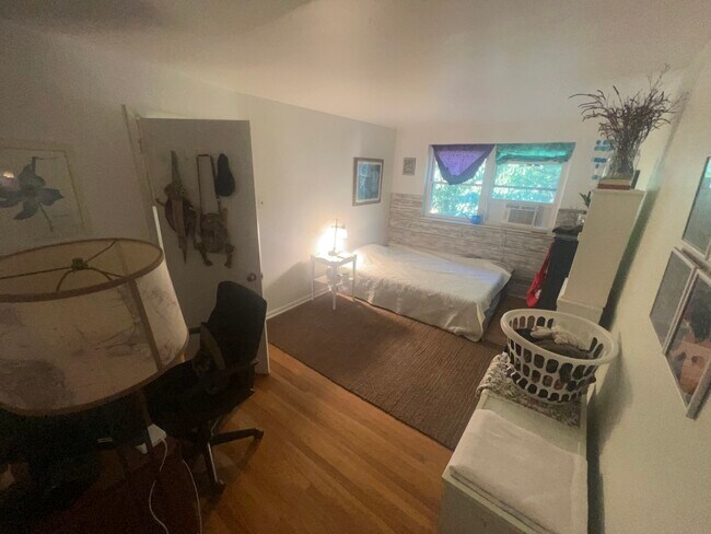 Master Bedroom - 5412 Hermit Ter