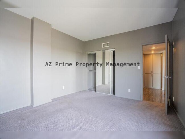 Building Photo - 805 N 4th Ave