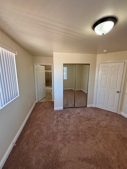 Building Photo - 314 E 120th St